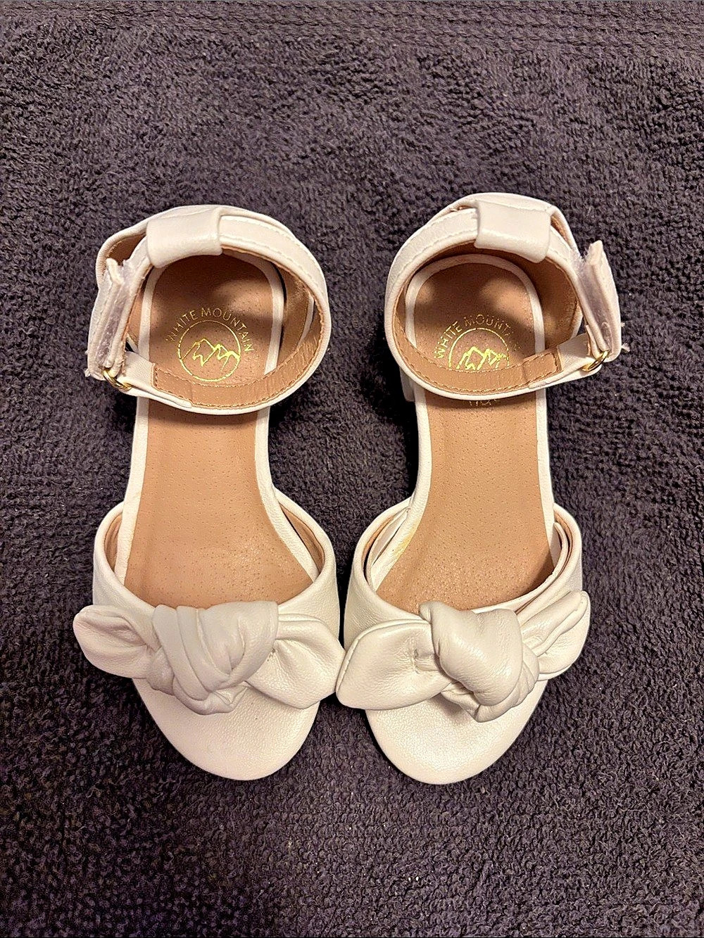 The Montego Bay Club White Bow Ankle-Strap Sandals Like New